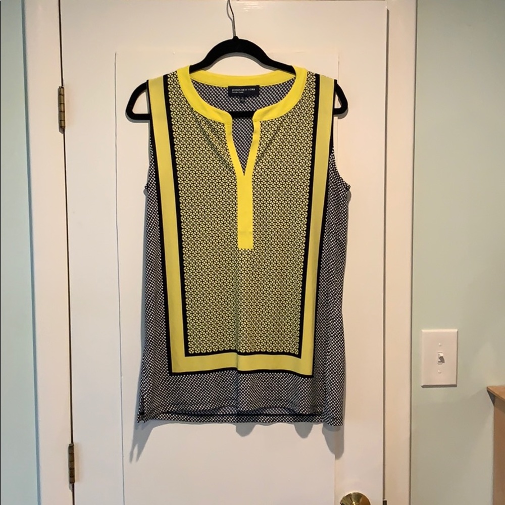 Women’s medium blouse